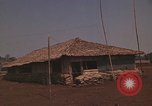 Immagine di Soldati montagnard Bu Gia Vietnam, 1963, secondo 15 filmato di repertorio 65675075482