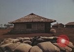 Immagine di Soldati montagnard Bu Gia Vietnam, 1963, secondo 19 filmato di repertorio 65675075482