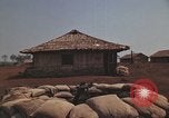 Immagine di Soldati montagnard Bu Gia Vietnam, 1963, secondo 22 filmato di repertorio 65675075482