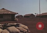 Immagine di Soldati montagnard Bu Gia Vietnam, 1963, secondo 29 filmato di repertorio 65675075482
