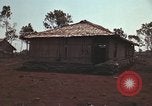 Immagine di Soldati montagnard Bu Gia Vietnam, 1963, secondo 35 filmato di repertorio 65675075482