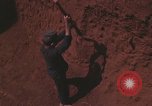 Immagine di Soldati montagnard Bu Gia Vietnam, 1963, secondo 56 filmato di repertorio 65675075482