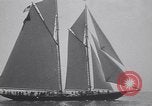 Standbild Racing schoner Gertrude L Thebaud Gloucester Massachusetts USA, 1930, aus Sekunde 11 historischem Filmmaterial Videoclip 65675075495