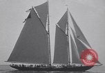 Standbild Racing schoner Gertrude L Thebaud Gloucester Massachusetts USA, 1930, aus Sekunde 14 historischem Filmmaterial Videoclip 65675075495