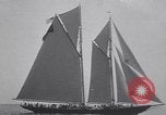Standbild Racing schoner Gertrude L Thebaud Gloucester Massachusetts USA, 1930, aus Sekunde 15 historischem Filmmaterial Videoclip 65675075495