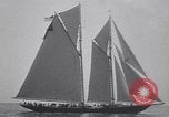 Standbild Racing schoner Gertrude L Thebaud Gloucester Massachusetts USA, 1930, aus Sekunde 16 historischem Filmmaterial Videoclip 65675075495