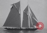 Standbild Racing schoner Gertrude L Thebaud Gloucester Massachusetts USA, 1930, aus Sekunde 19 historischem Filmmaterial Videoclip 65675075495