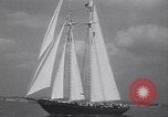 Standbild Racing schoner Gertrude L Thebaud Gloucester Massachusetts USA, 1930, aus Sekunde 30 historischem Filmmaterial Videoclip 65675075495
