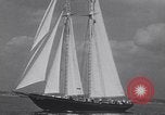 Standbild Racing schoner Gertrude L Thebaud Gloucester Massachusetts USA, 1930, aus Sekunde 33 historischem Filmmaterial Videoclip 65675075495