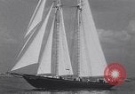 Standbild Racing schoner Gertrude L Thebaud Gloucester Massachusetts USA, 1930, aus Sekunde 35 historischem Filmmaterial Videoclip 65675075495