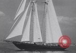 Standbild Racing schoner Gertrude L Thebaud Gloucester Massachusetts USA, 1930, aus Sekunde 36 historischem Filmmaterial Videoclip 65675075495