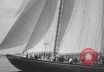 Standbild Racing schoner Gertrude L Thebaud Gloucester Massachusetts USA, 1930, aus Sekunde 52 historischem Filmmaterial Videoclip 65675075495
