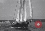 Standbild Racing schoner Gertrude L Thebaud Gloucester Massachusetts USA, 1930, aus Sekunde 61 historischem Filmmaterial Videoclip 65675075495