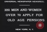 Standbild alte Männer und Frauen New York United States USA, 1930, aus Sekunde 10 historischem Filmmaterial Videoclip 65675075496