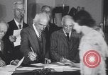 Standbild alte Männer und Frauen New York United States USA, 1930, aus Sekunde 18 historischem Filmmaterial Videoclip 65675075496