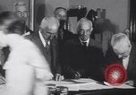 Standbild alte Männer und Frauen New York United States USA, 1930, aus Sekunde 21 historischem Filmmaterial Videoclip 65675075496