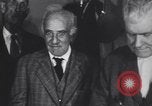 Standbild alte Männer und Frauen New York United States USA, 1930, aus Sekunde 27 historischem Filmmaterial Videoclip 65675075496