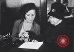 Standbild alte Männer und Frauen New York United States USA, 1930, aus Sekunde 35 historischem Filmmaterial Videoclip 65675075496