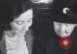 Standbild alte Männer und Frauen New York United States USA, 1930, aus Sekunde 37 historischem Filmmaterial Videoclip 65675075496