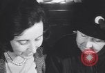 Standbild alte Männer und Frauen New York United States USA, 1930, aus Sekunde 40 historischem Filmmaterial Videoclip 65675075496