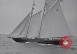 Immagine di Gertrude L Thebaud goletta Gloucester Massachusetts USA, 1930, secondo 16 filmato di repertorio 65675075508