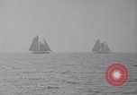 Immagine di Gertrude L Thebaud goletta Gloucester Massachusetts USA, 1930, secondo 37 filmato di repertorio 65675075508