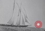 Immagine di Gertrude L Thebaud goletta Gloucester Massachusetts USA, 1930, secondo 41 filmato di repertorio 65675075508