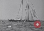 Immagine di Gertrude L Thebaud goletta Gloucester Massachusetts USA, 1930, secondo 42 filmato di repertorio 65675075508