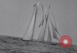 Immagine di Gertrude L Thebaud goletta Gloucester Massachusetts USA, 1930, secondo 45 filmato di repertorio 65675075508
