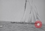 Immagine di Gertrude L Thebaud goletta Gloucester Massachusetts USA, 1930, secondo 49 filmato di repertorio 65675075508