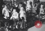 Immagine di Native American Indian bambino di nome Princess of America Lawrence Kansas USA, 1930, secondo 10 filmato di repertorio 65675075512