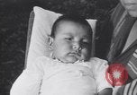 Immagine di Native American Indian bambino di nome Princess of America Lawrence Kansas USA, 1930, secondo 29 filmato di repertorio 65675075512