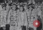 Immagine di Native American Indian bambino di nome Princess of America Lawrence Kansas USA, 1930, secondo 44 filmato di repertorio 65675075512