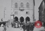 Standbild marschierenden Truppen Republik San Marino, 1930, aus Sekunde 12 historischem Filmmaterial Videoclip 65675075514