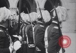 Standbild marschierenden Truppen Republik San Marino, 1930, aus Sekunde 26 historischem Filmmaterial Videoclip 65675075514