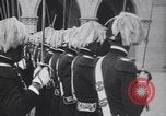 Standbild marschierenden Truppen Republik San Marino, 1930, aus Sekunde 28 historischem Filmmaterial Videoclip 65675075514