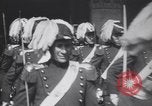 Standbild marschierenden Truppen Republik San Marino, 1930, aus Sekunde 60 historischem Filmmaterial Videoclip 65675075514