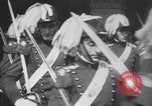 Standbild marschierenden Truppen Republik San Marino, 1930, aus Sekunde 61 historischem Filmmaterial Videoclip 65675075514