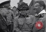 Standbild USA Fallschirmjäger Vereinigtes Königreich, 1944, aus Sekunde 4 historischem Filmmaterial Videoclip 65675075531