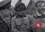 Standbild USA Fallschirmjäger Vereinigtes Königreich, 1944, aus Sekunde 5 historischem Filmmaterial Videoclip 65675075531