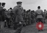 Standbild USA Fallschirmjäger Vereinigtes Königreich, 1944, aus Sekunde 7 historischem Filmmaterial Videoclip 65675075531