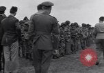Standbild USA Fallschirmjäger Vereinigtes Königreich, 1944, aus Sekunde 9 historischem Filmmaterial Videoclip 65675075531