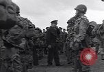 Standbild USA Fallschirmjäger Vereinigtes Königreich, 1944, aus Sekunde 10 historischem Filmmaterial Videoclip 65675075531