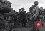 Standbild USA Fallschirmjäger Vereinigtes Königreich, 1944, aus Sekunde 14 historischem Filmmaterial Videoclip 65675075531