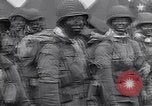 Standbild USA Fallschirmjäger Vereinigtes Königreich, 1944, aus Sekunde 18 historischem Filmmaterial Videoclip 65675075531