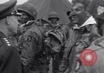 Standbild USA Fallschirmjäger Vereinigtes Königreich, 1944, aus Sekunde 23 historischem Filmmaterial Videoclip 65675075531