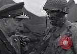 Standbild USA Fallschirmjäger Vereinigtes Königreich, 1944, aus Sekunde 31 historischem Filmmaterial Videoclip 65675075531