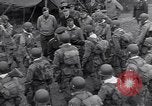 Standbild USA Fallschirmjäger Vereinigtes Königreich, 1944, aus Sekunde 35 historischem Filmmaterial Videoclip 65675075531
