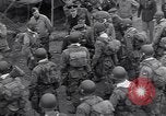 Standbild USA Fallschirmjäger Vereinigtes Königreich, 1944, aus Sekunde 36 historischem Filmmaterial Videoclip 65675075531