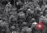 Standbild USA Fallschirmjäger Vereinigtes Königreich, 1944, aus Sekunde 37 historischem Filmmaterial Videoclip 65675075531
